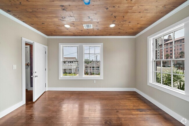 Building Photo - 1811 21st St Unit 1 Rental