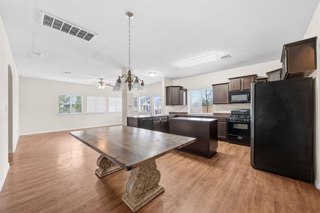 Photo - 601 Silver Wing Dr