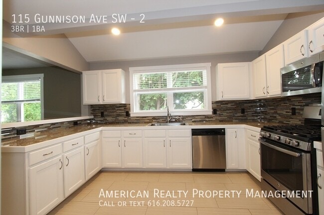 Photo - 115 Gunnison Ave SW Unit 2