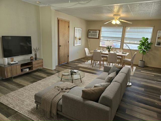 Photo - 406 49th Ave Dr W