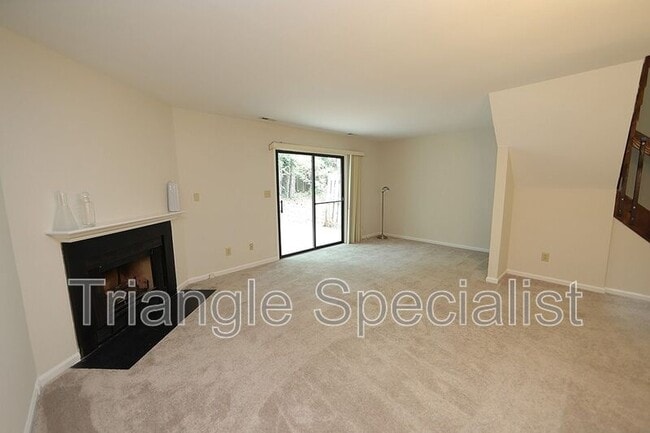 Photo - 112 Mossbark Ln