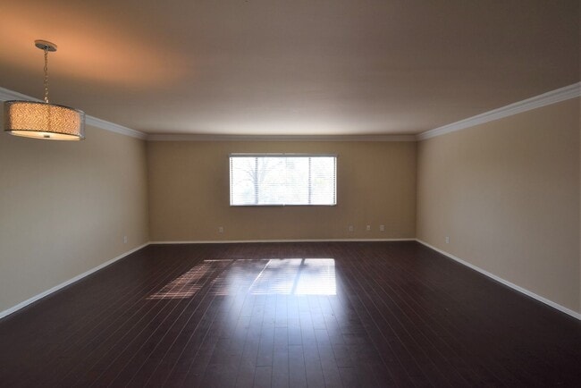 Photo - 2119 Elsinore St Unit 02