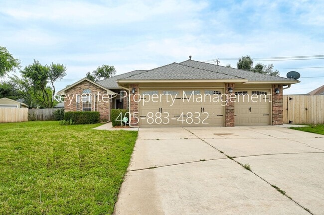 Photo - Amazing 4BD/3BTH home with a 3 car garage in the exclusive Cedar Pointe Gated Community!