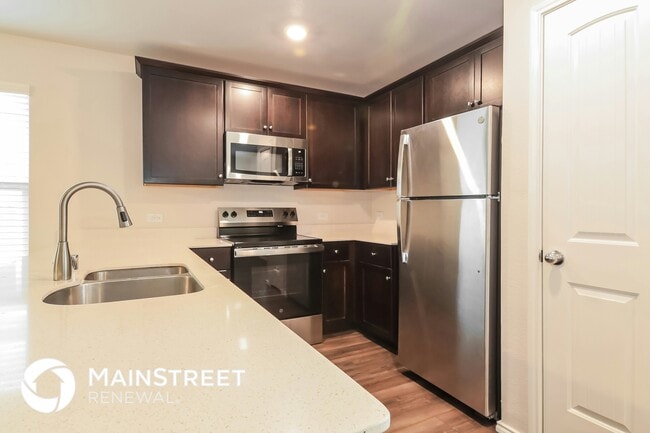 Photo - 5213 Longshadow Dr