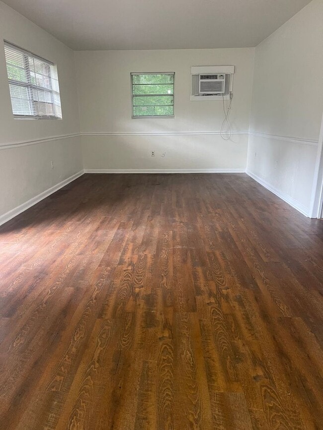 Photo - One bedroom, 1 bath Apartment on Airport Drive!