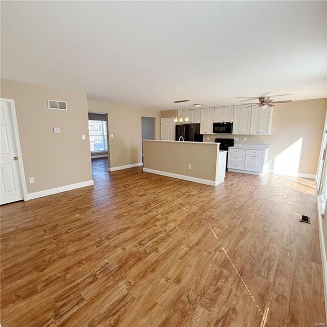Photo - 43 Edenshire Ct