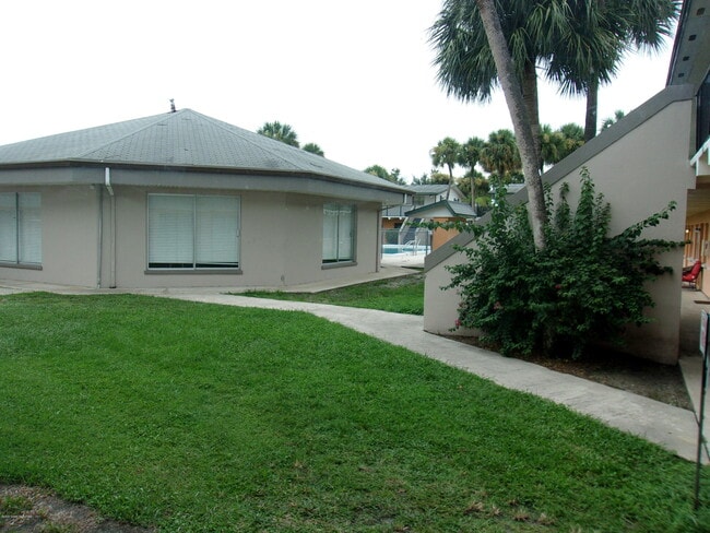 Photo - 1711 Dixon Blvd Unidad 242