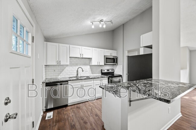 Photo - 5970 Almina Dr