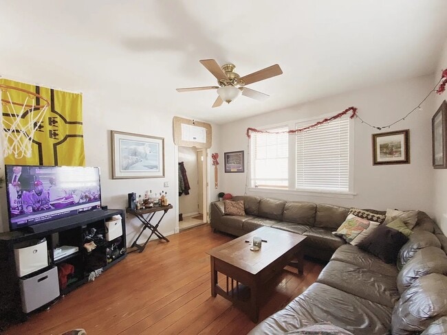 Photo - 632 Quincy St NE Unit 1