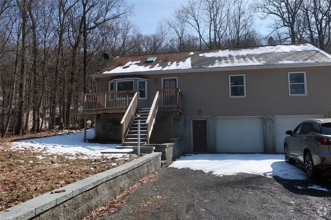Building Photo - 21 Woodland Cir N Rental