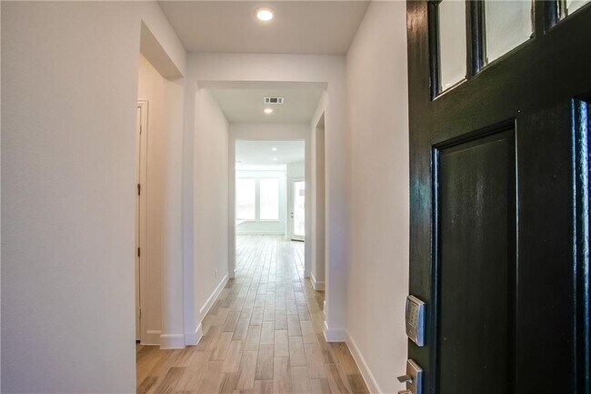 Photo - 505 Affazia Ln