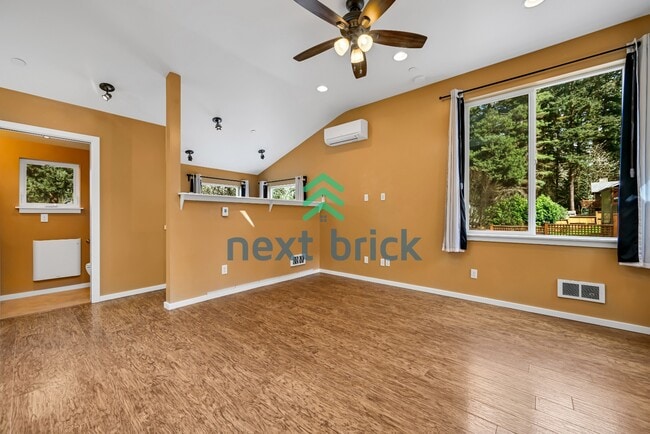 Photo - Cozy Retreat in Shoreline – Your Perfect 1,000 sqft Haven