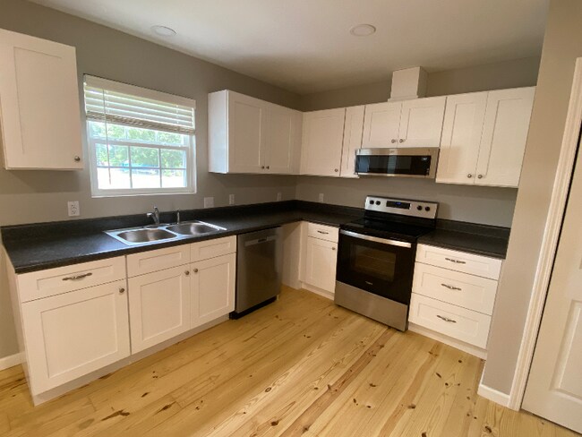 80 Redwood Ln