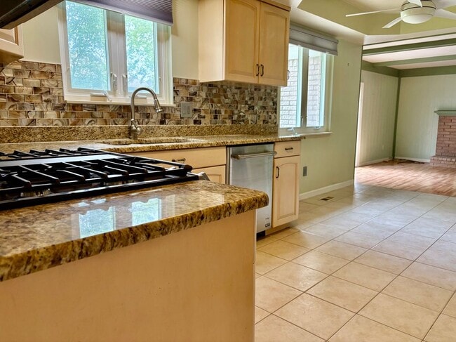 Photo - 3550 Kings Point Dr