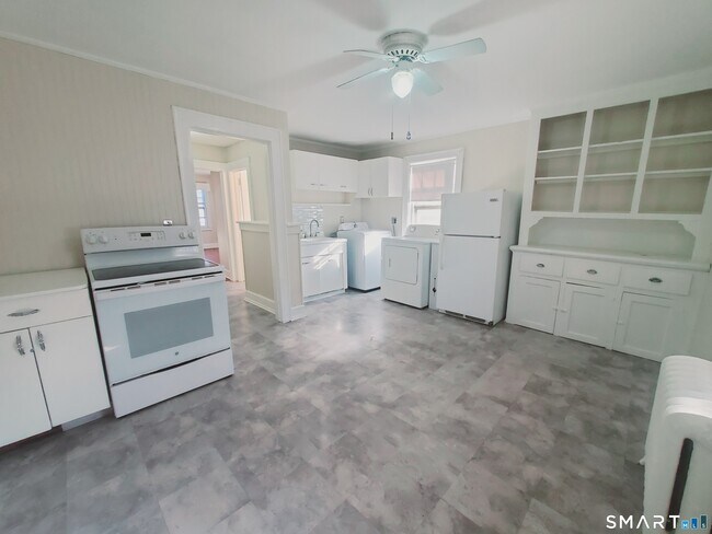 Building Photo - 156 River Rd Ext Unit 3