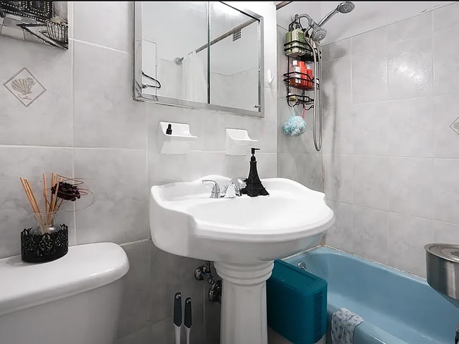 Photo - 1655 Flatbush Ave