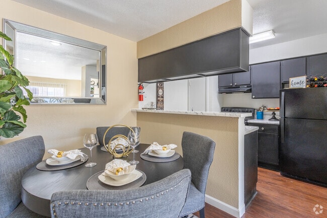 1 BR, 1 BA - 570 SF - Meadow Park