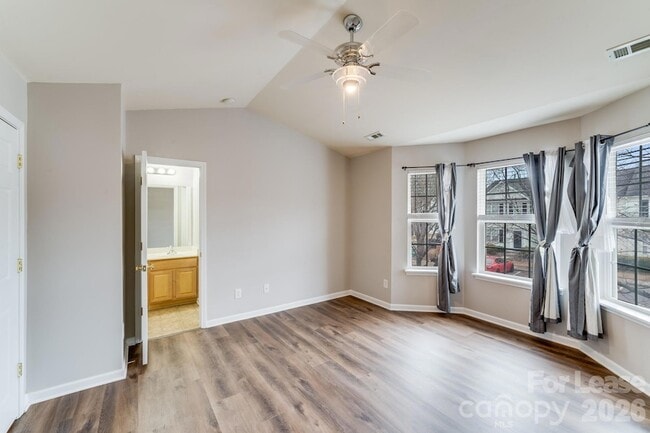 Photo - 3410 Broadwick St