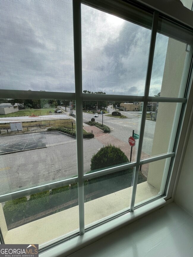 Photo - 65 E Main St