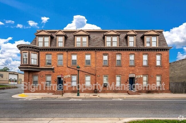 Building Photo - 225-229 Jonathan Street (new) - 225-201 Rental