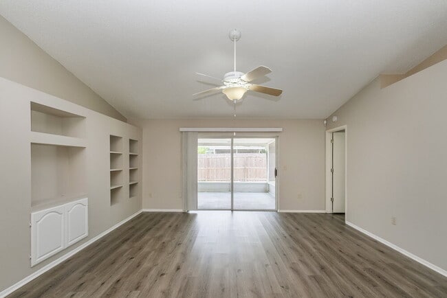 Photo - 13203 Pine Creek Cir