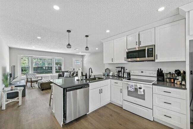 Photo - 7113 Regina Dr