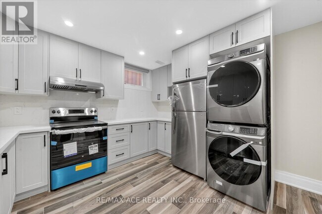 Photo - 90 Colonial Ave