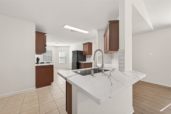 Photo - 4918 Jagged Cliff Ln