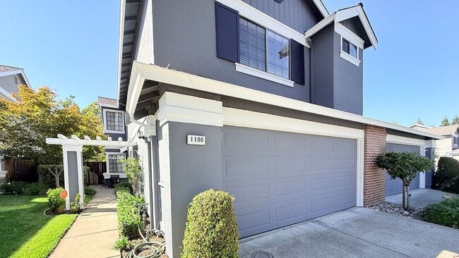 Photo - 1100 Sunshine Cir