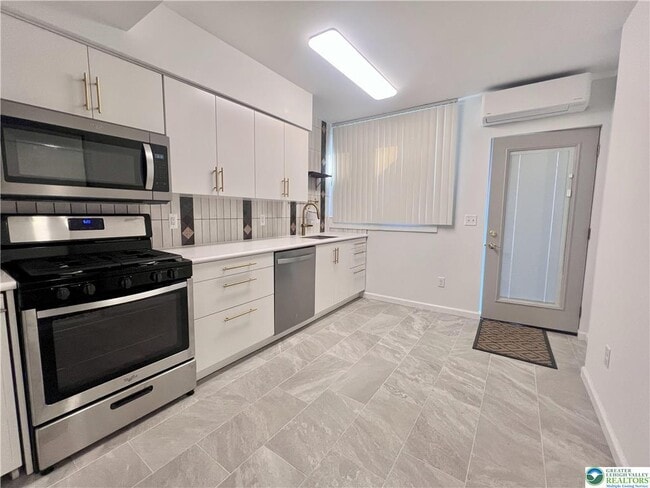 Photo - 352 S Main St Unit 1