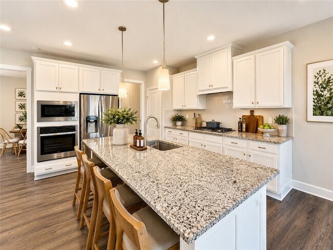Photo - 4303 Spruce Rd