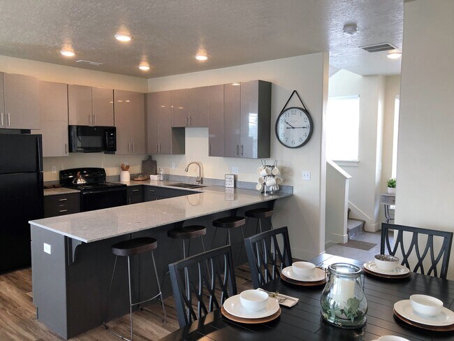 Majestic Properties at Midvale Station - Majestic Properties at Midvale Station Apartments