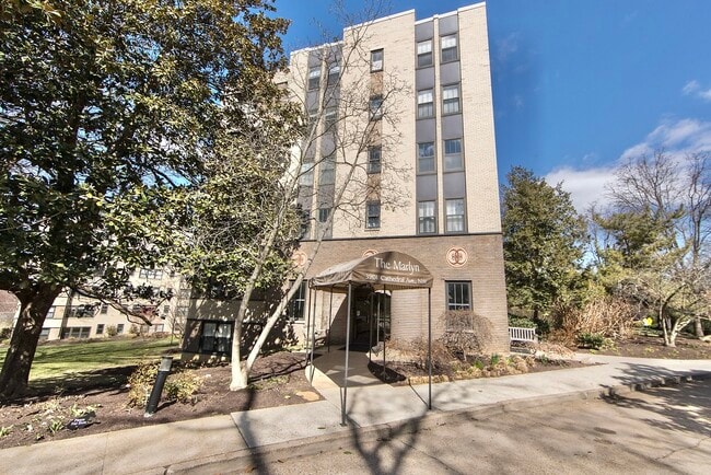 Photo - 3901 Cathedral Ave NW Unit 404