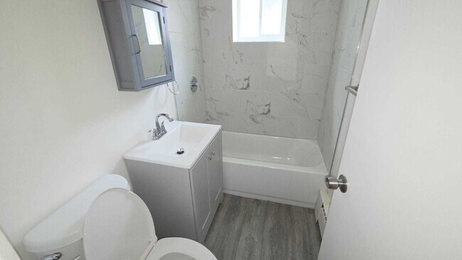 Photo - 14605 Des Plaines St