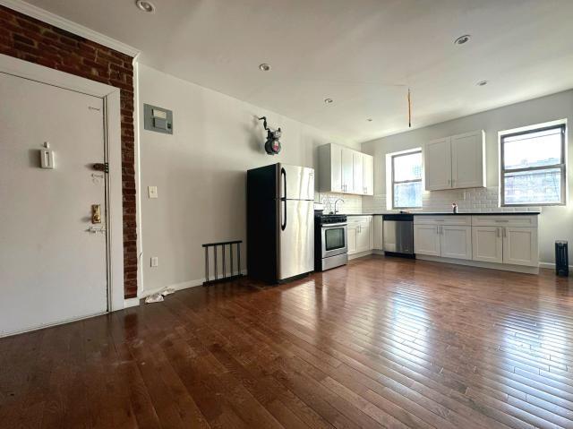 3 bedroom in New York NY 10034 - 3 bedroom in New York NY 10034 Unidad 4B Rental