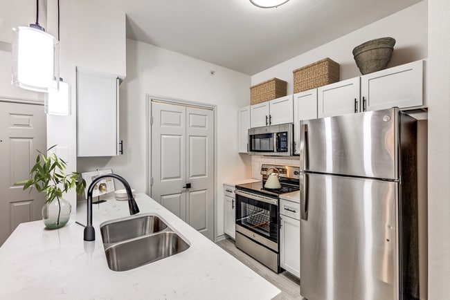 Building Photo - Anthem Town East Rental
