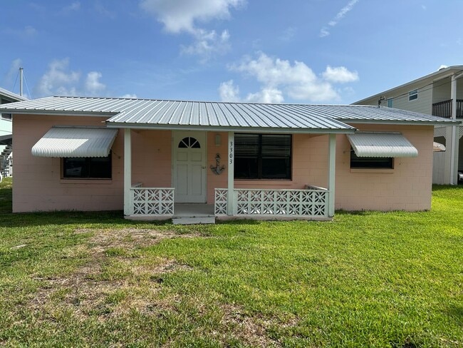 DIRECT GULF ACCESS 2/2 FOR RENT - DIRECT GULF ACCESS 2/2 FOR RENT House