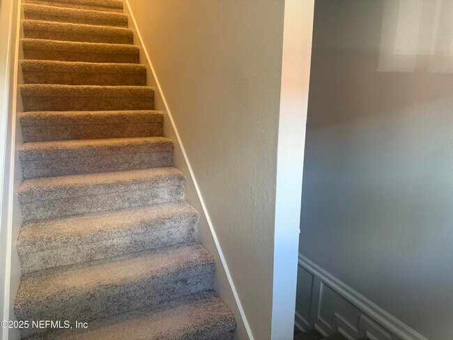 Photo - 1063 Farwell St