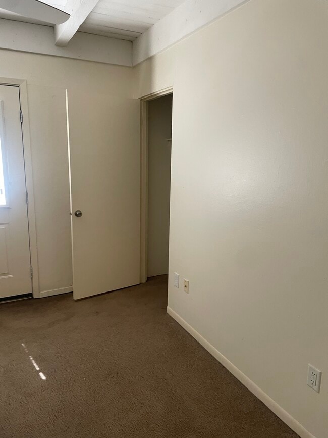 Photo - Campus Colony