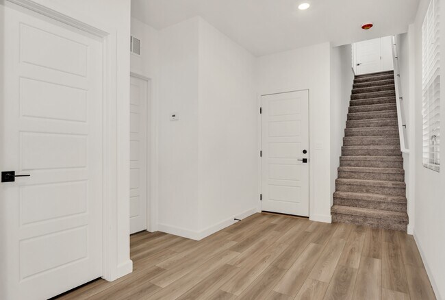 Photo - 1426 Whistling Kite St