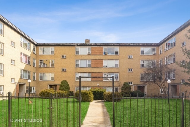 Building Photo - 6127 N Seeley Ave Unit 2C