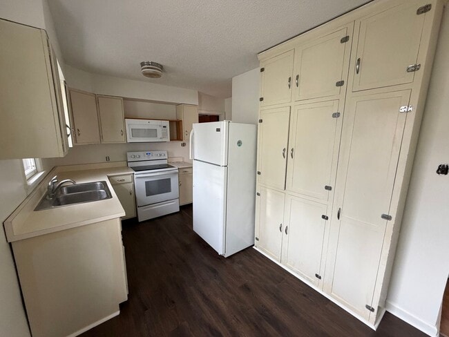 Photo - 3 Bedroom and 1 bath