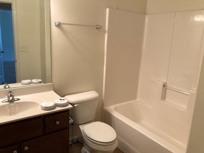 Photo - 337 Oxford Cir