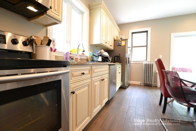 Photo - 136 Brooks St