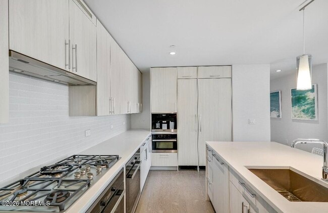 Photo - 15 Morris Ave Unit 519