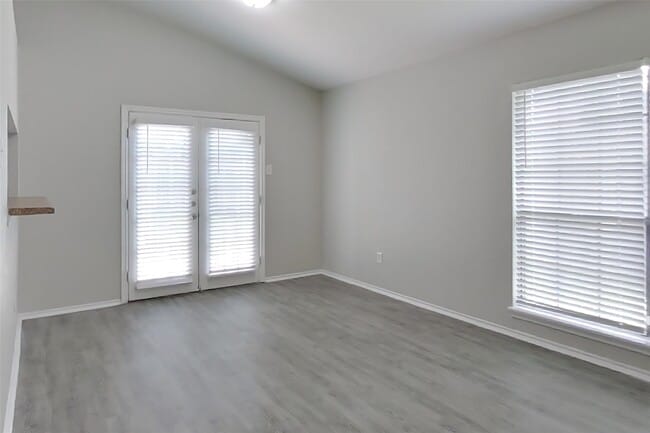 Photo - 7811 Bluff Trail Dr