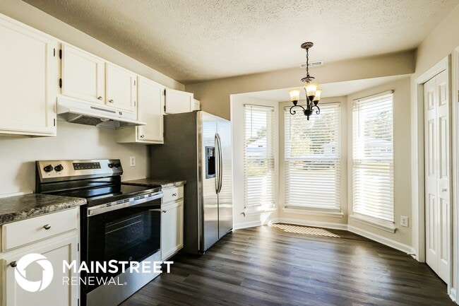 Photo - 6900 Applegate Ln