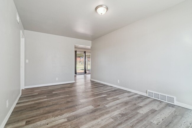 713 NE 79th Pl