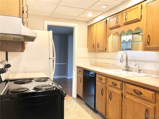 Photo - 200 Koenig Rd