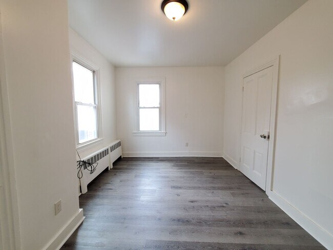 Photo - Milton -840 Unit 840-2 W Milton